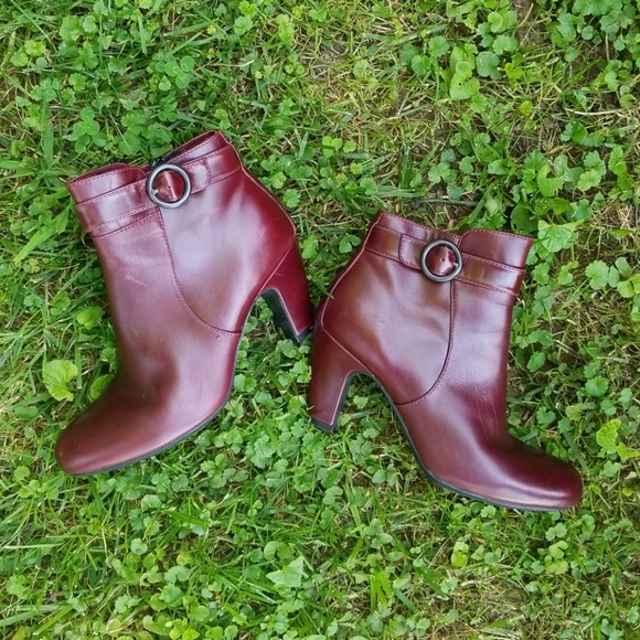 born burgundy boots